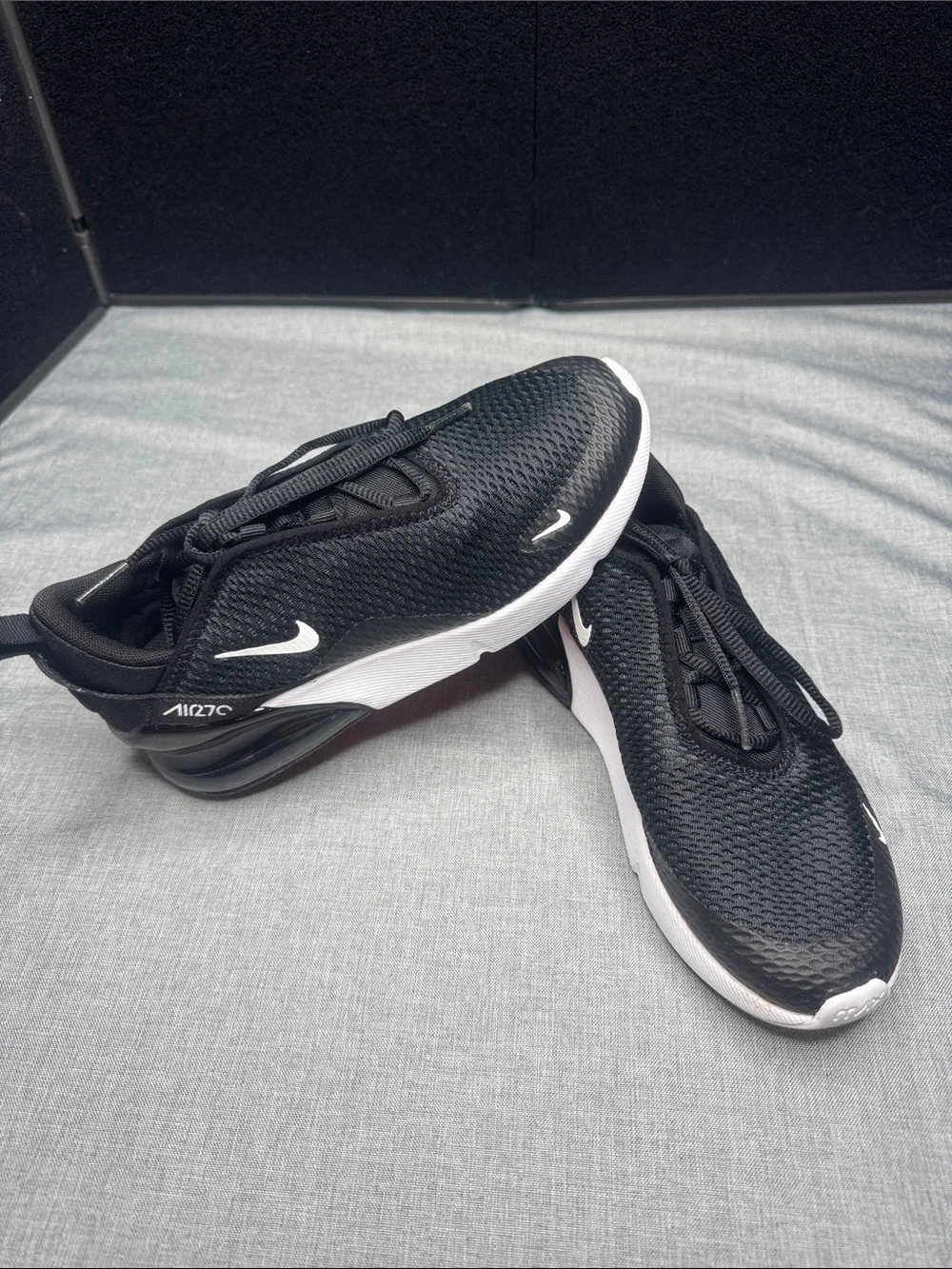 Nike Air Max 270c kids Black/White Athletic Sneakers size 3